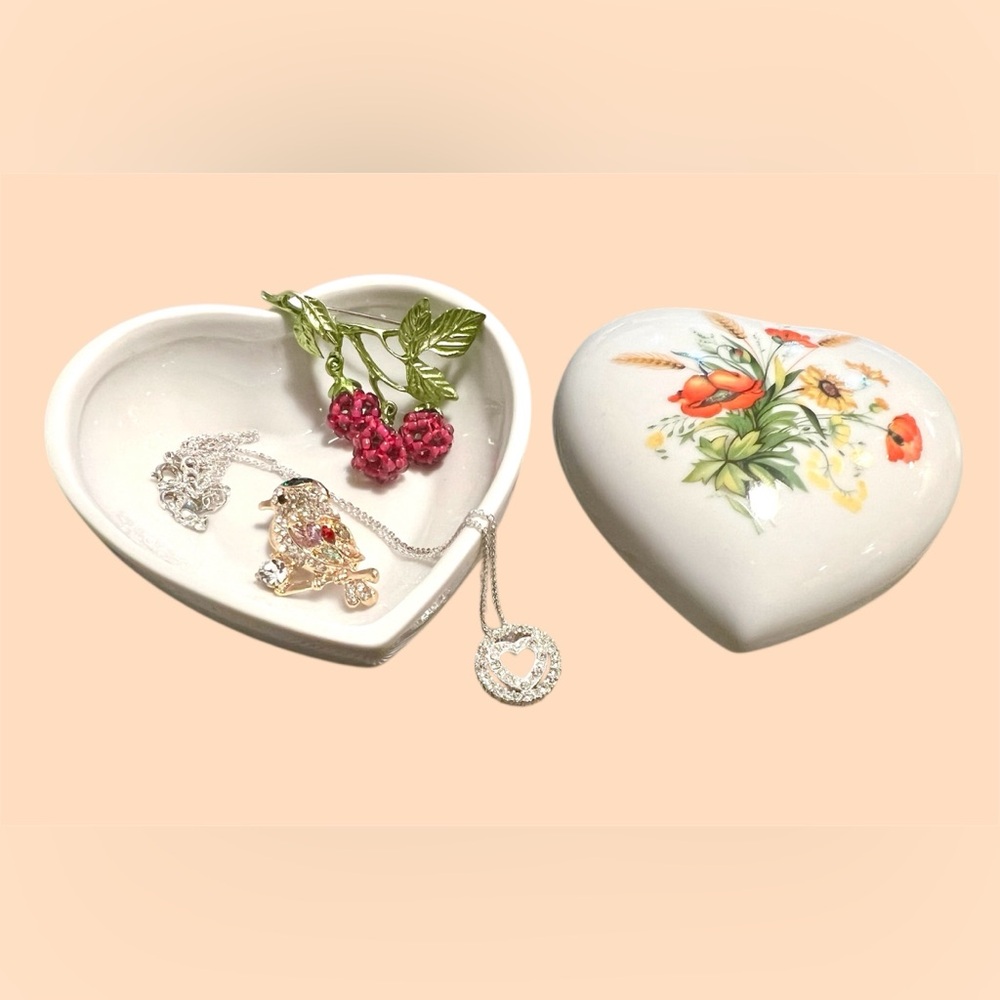 Heart-Shaped Porcelain Trinket Box | Floral Motif | Mid-Century Style